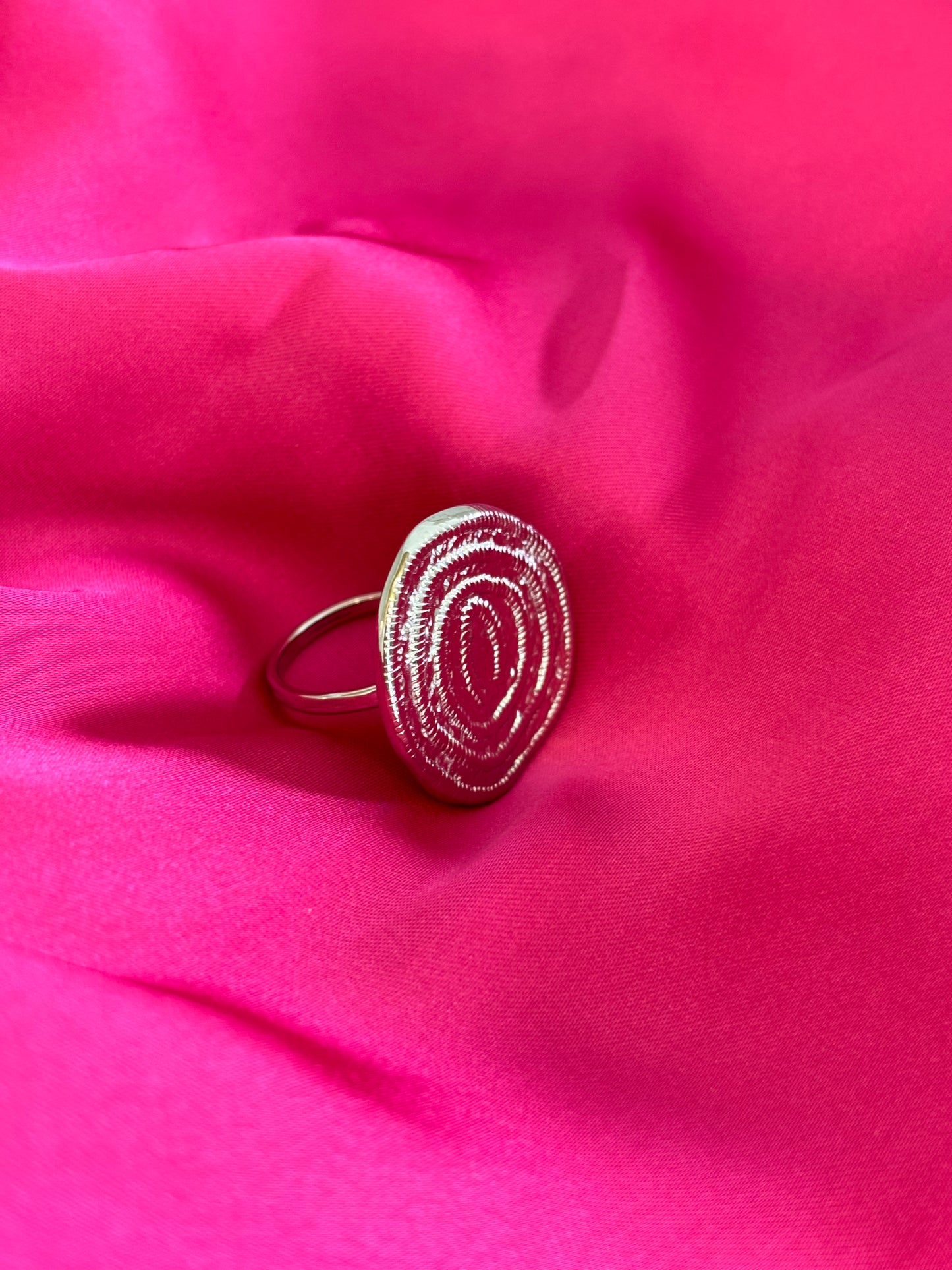 Bague martelée or ou argent