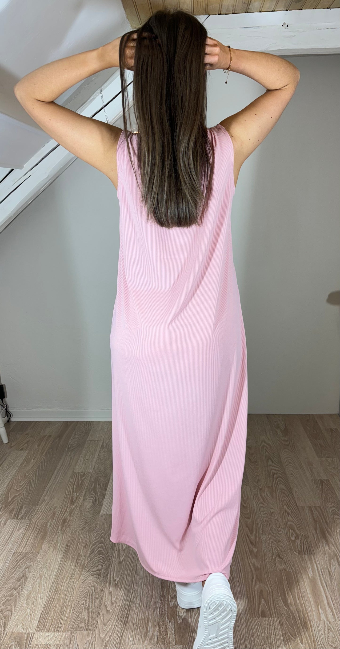 Robe longue sans manches rose