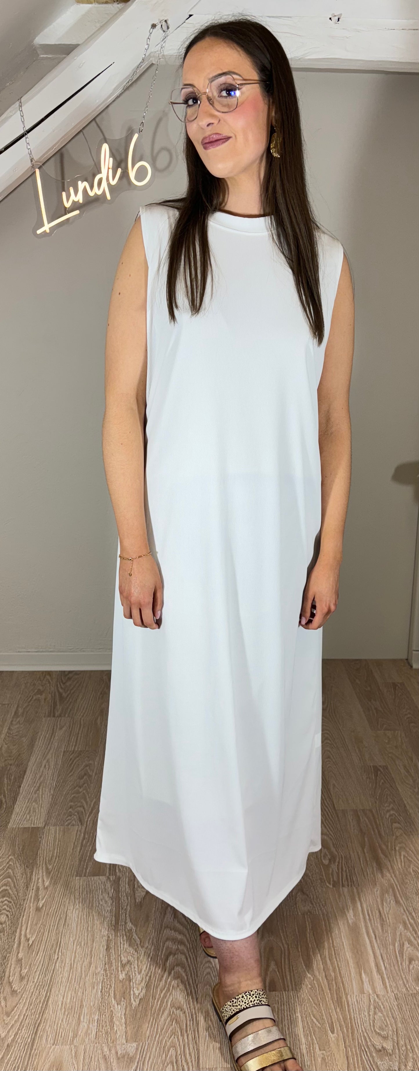 Robe longue sans manches blanche