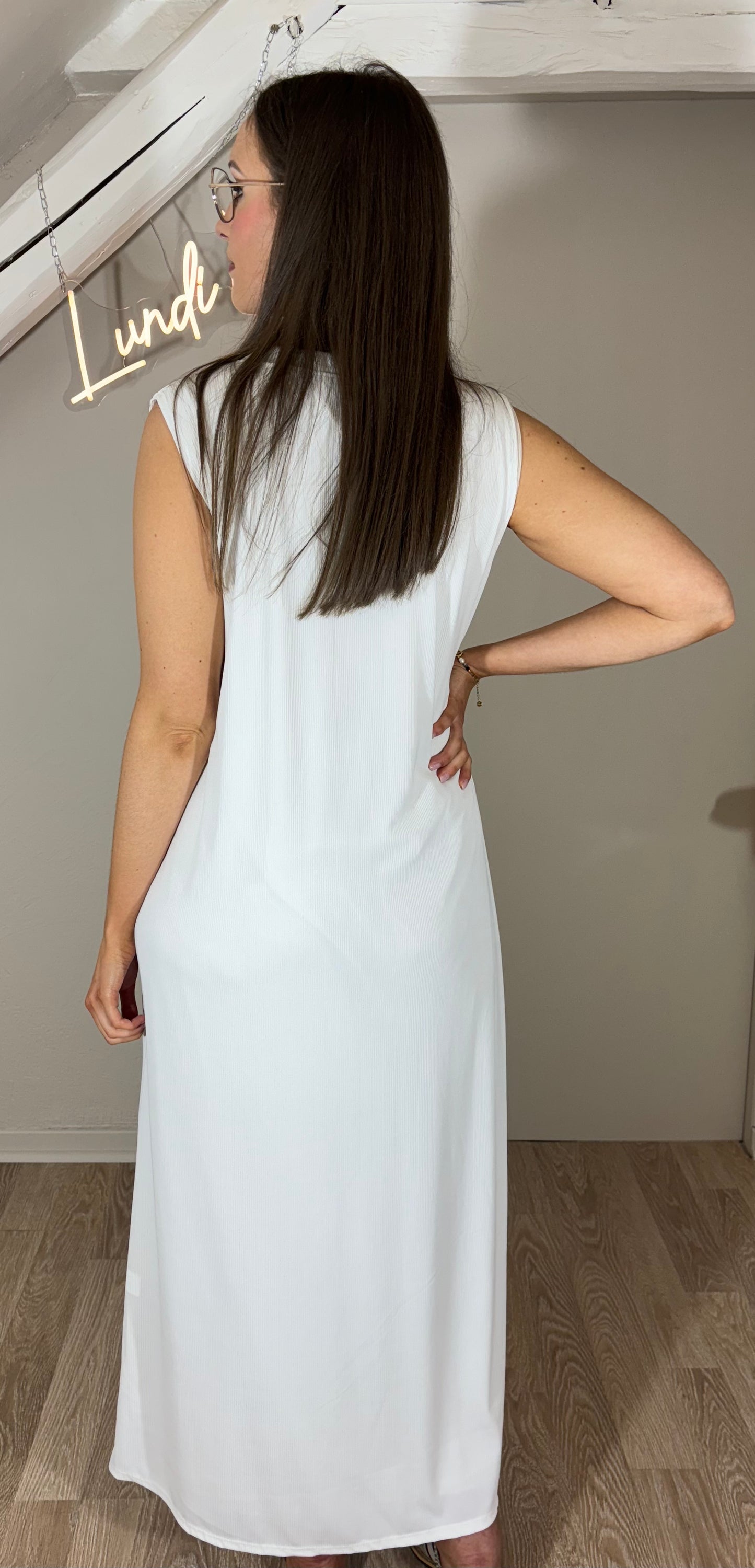 Robe longue sans manches blanche