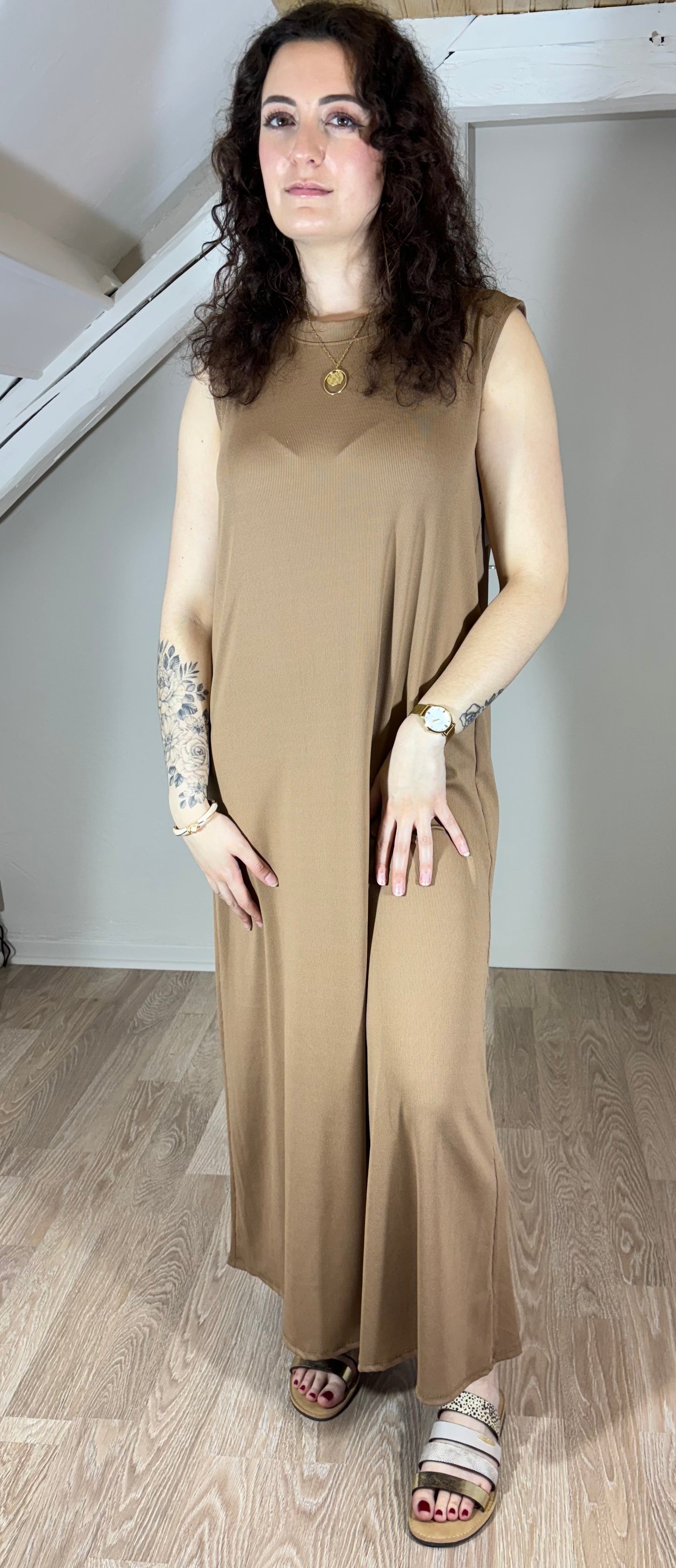 Robe longue sans manches marron