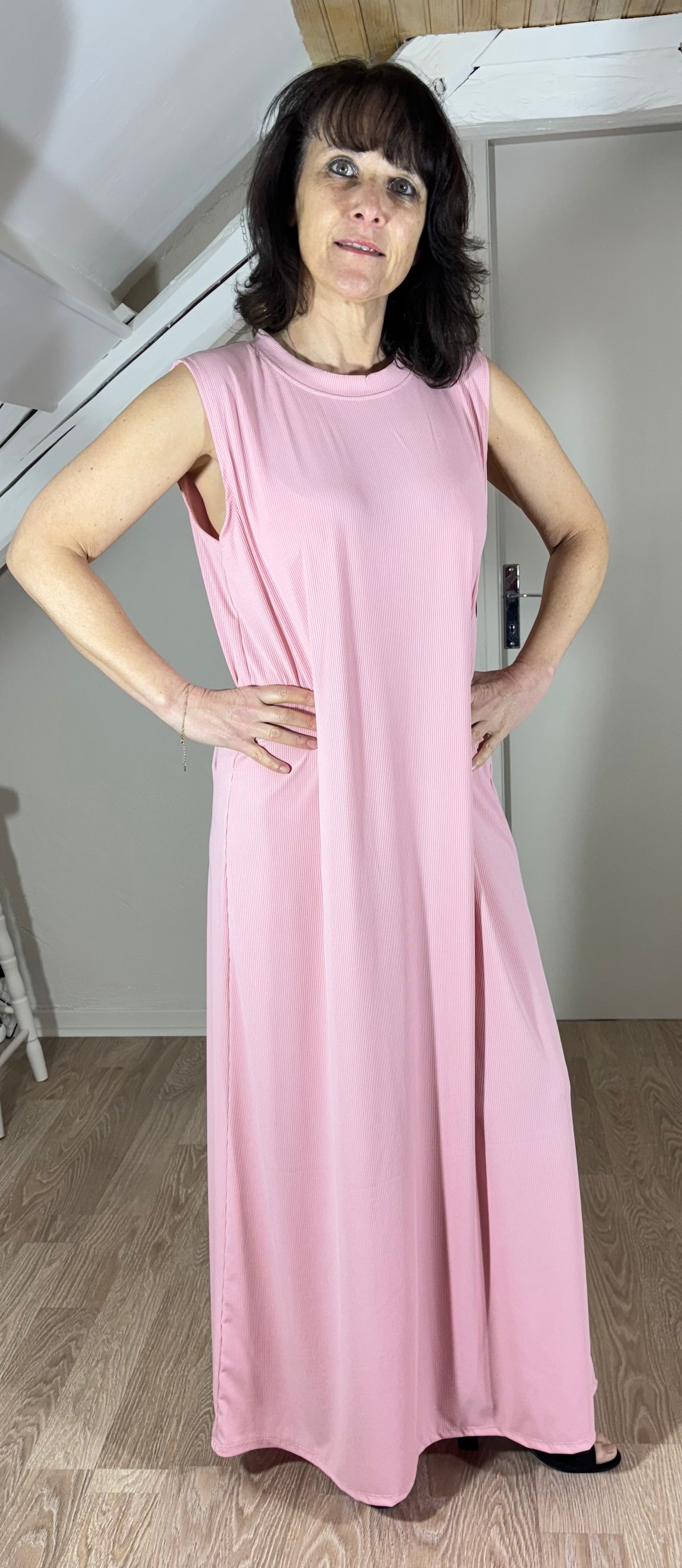 Robe longue sans manches rose