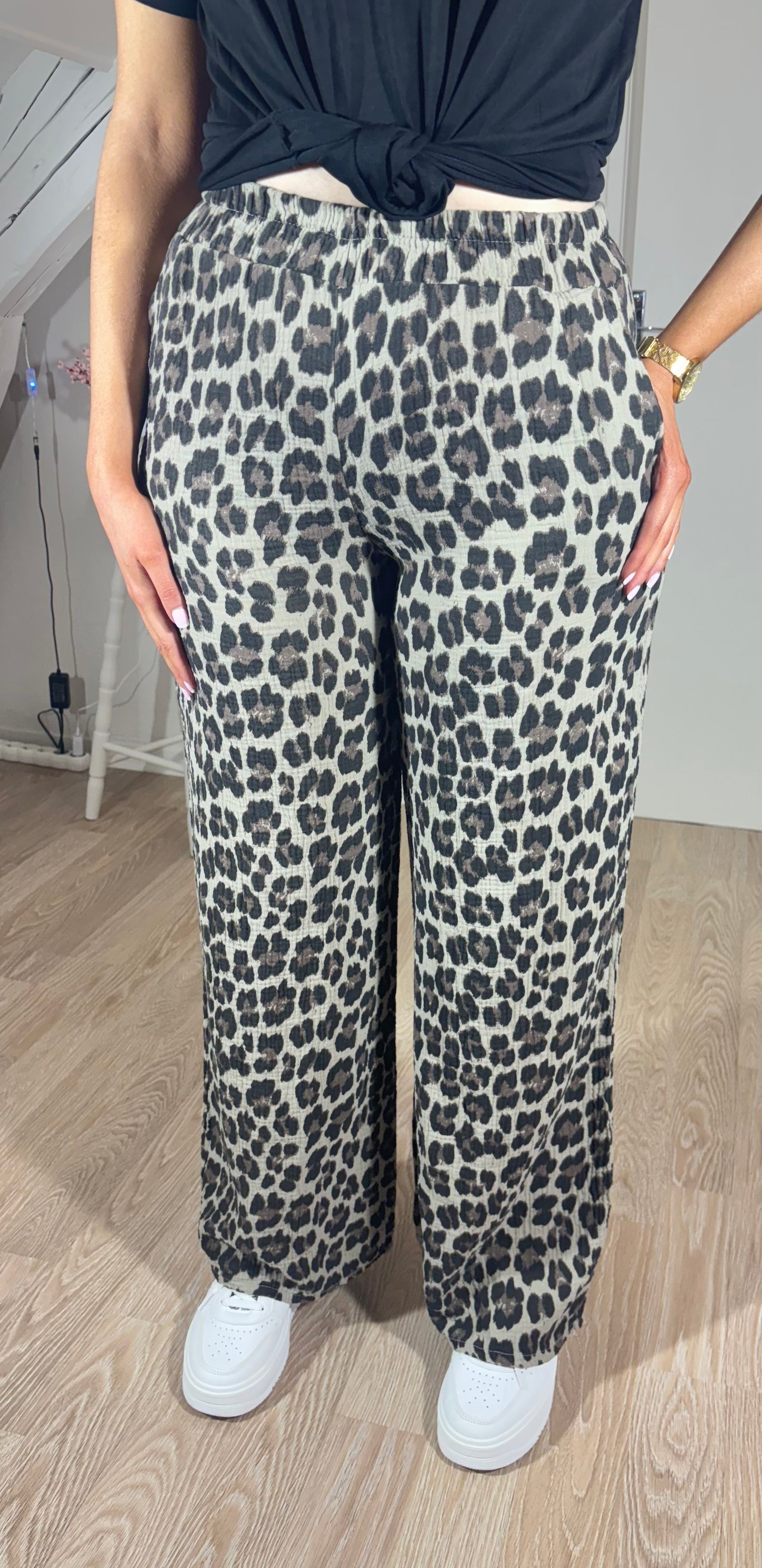 Pantalon léopard en gaze de coton