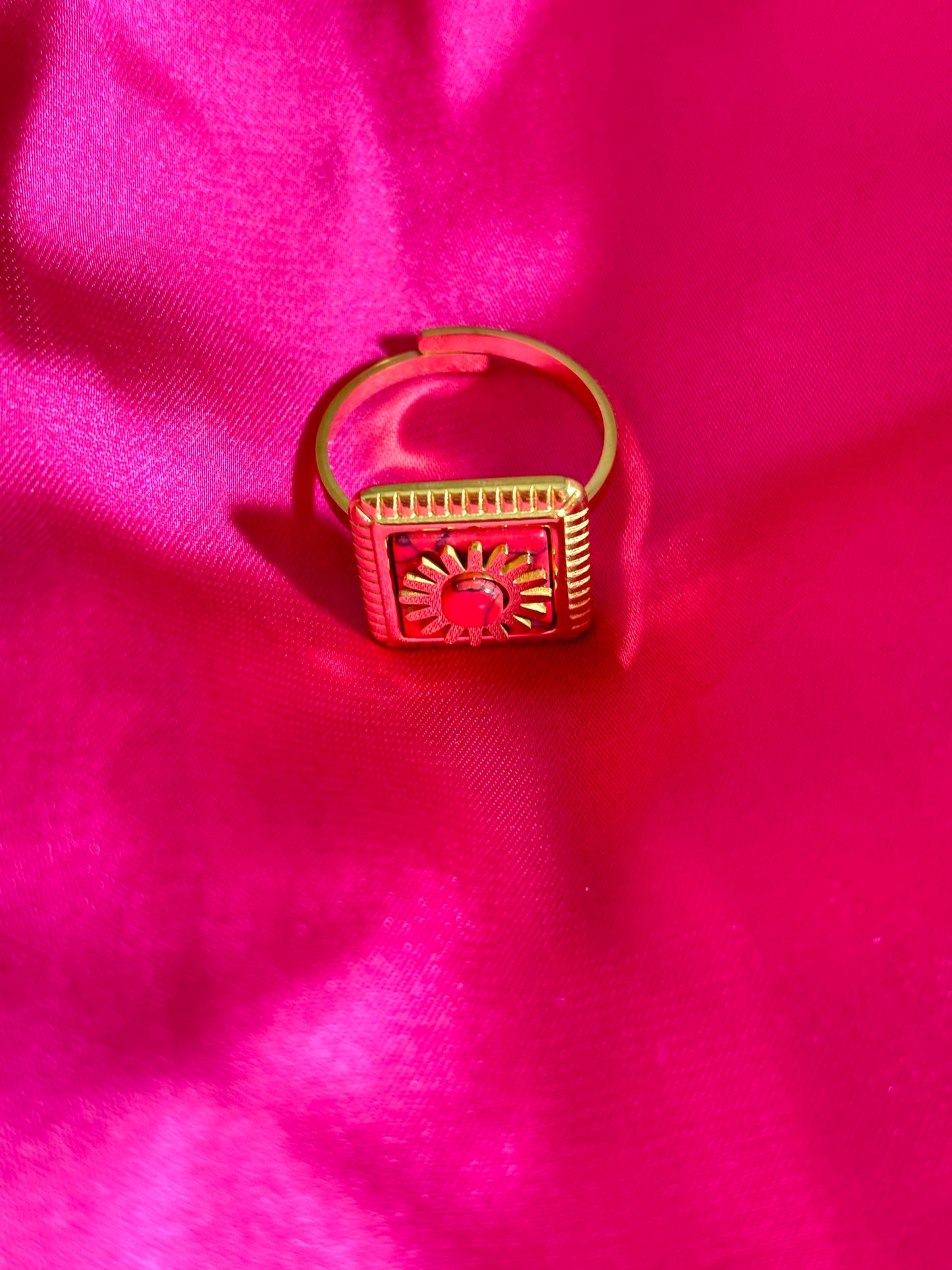 Bague carré rouge