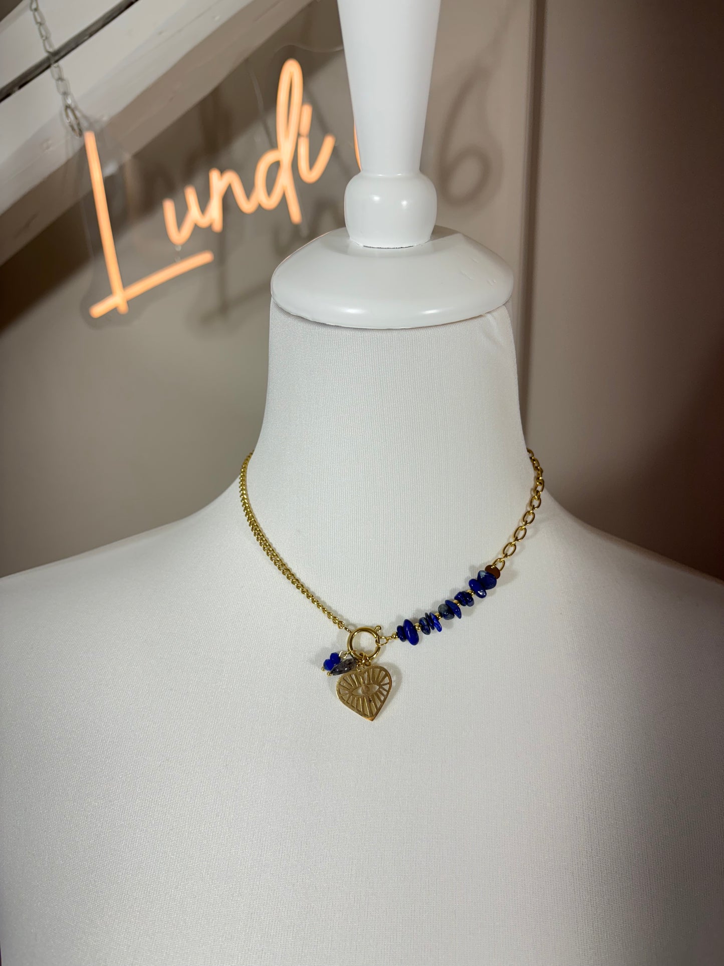 Collier pierres bleues